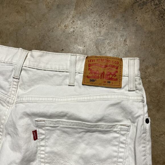 Vintage 2000s Levi's 569 White Denim Jorts Jean Shorts 38x12 - Picture 3 of 3